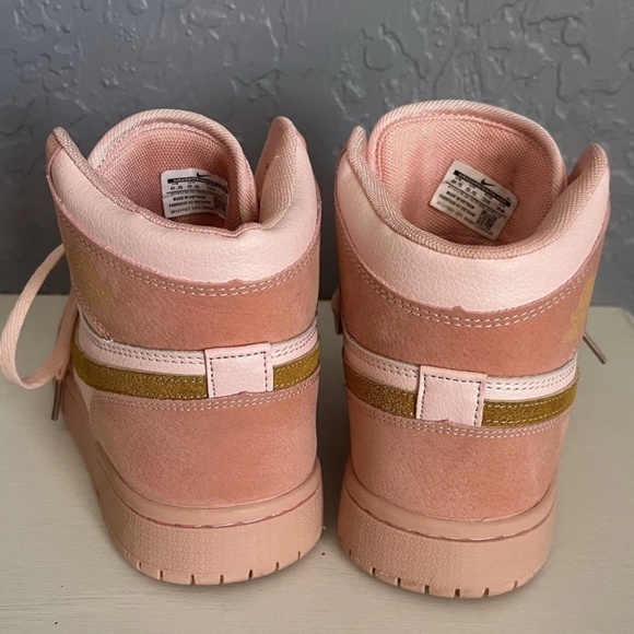 Nike Air Jordan 1 Mid Coral Gold Sneakers Mens 6.5 Womens 8.5 Stardust Pink 2016 - Picture 7 of 11